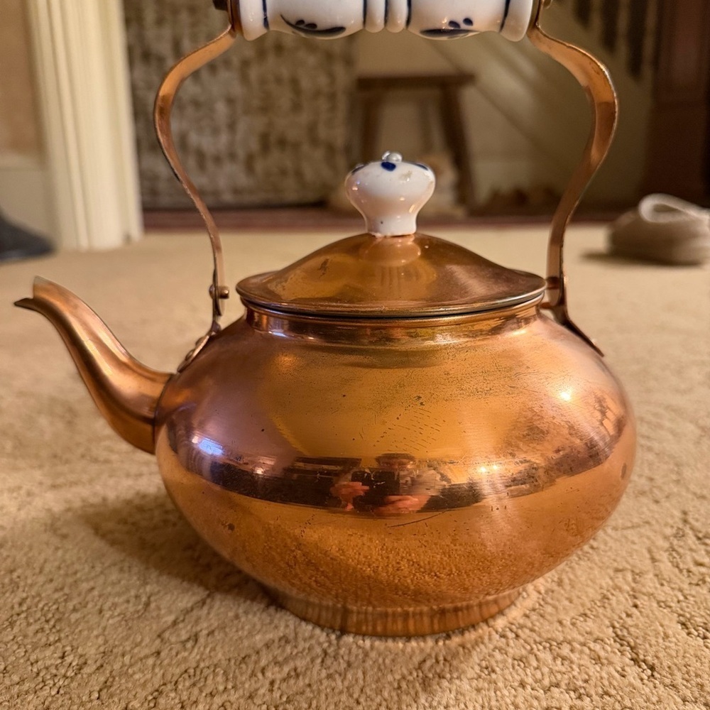 Vintage Copper Teapot with White Handle - Picture 2 of 7